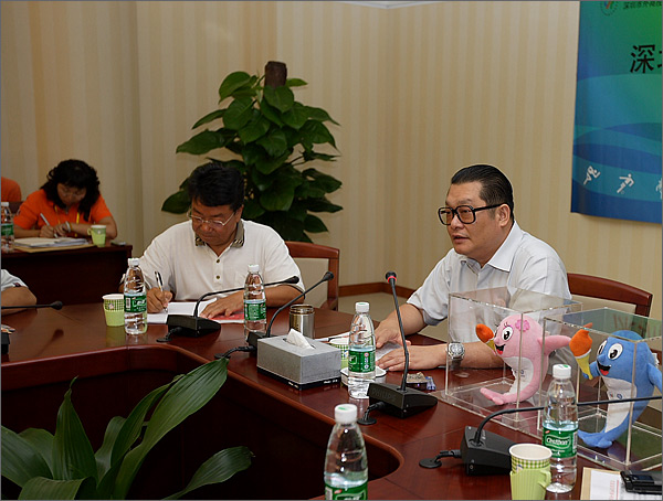 外運會組委會副主任、中國國際投資促進會副會長、深圳市國際投資促進會會長李清森（中間）